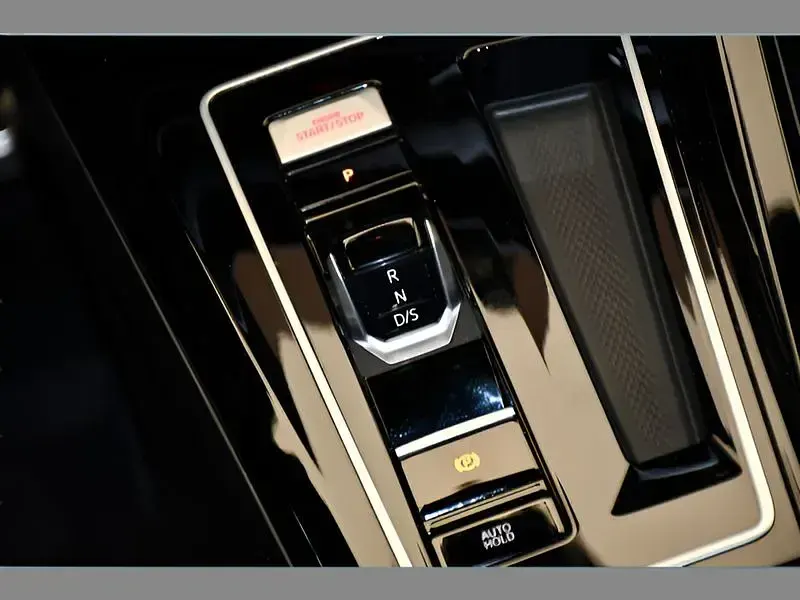 Gebraucht VW Golf VIII 272 PS (200 kW) 2025 Silber Kleinwagen