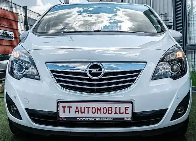 Gebraucht Opel Meriva Innovation 101 PS (74 kW) 2011 Weiß Van / Kleinbus