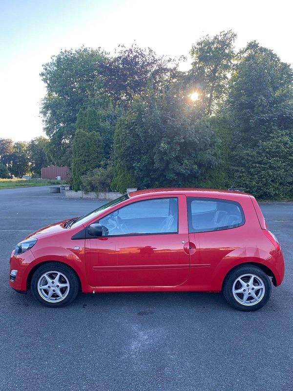 Gebraucht Renault Twingo Expression 75 PS (55 kW) 2012 Rot Kleinwagen