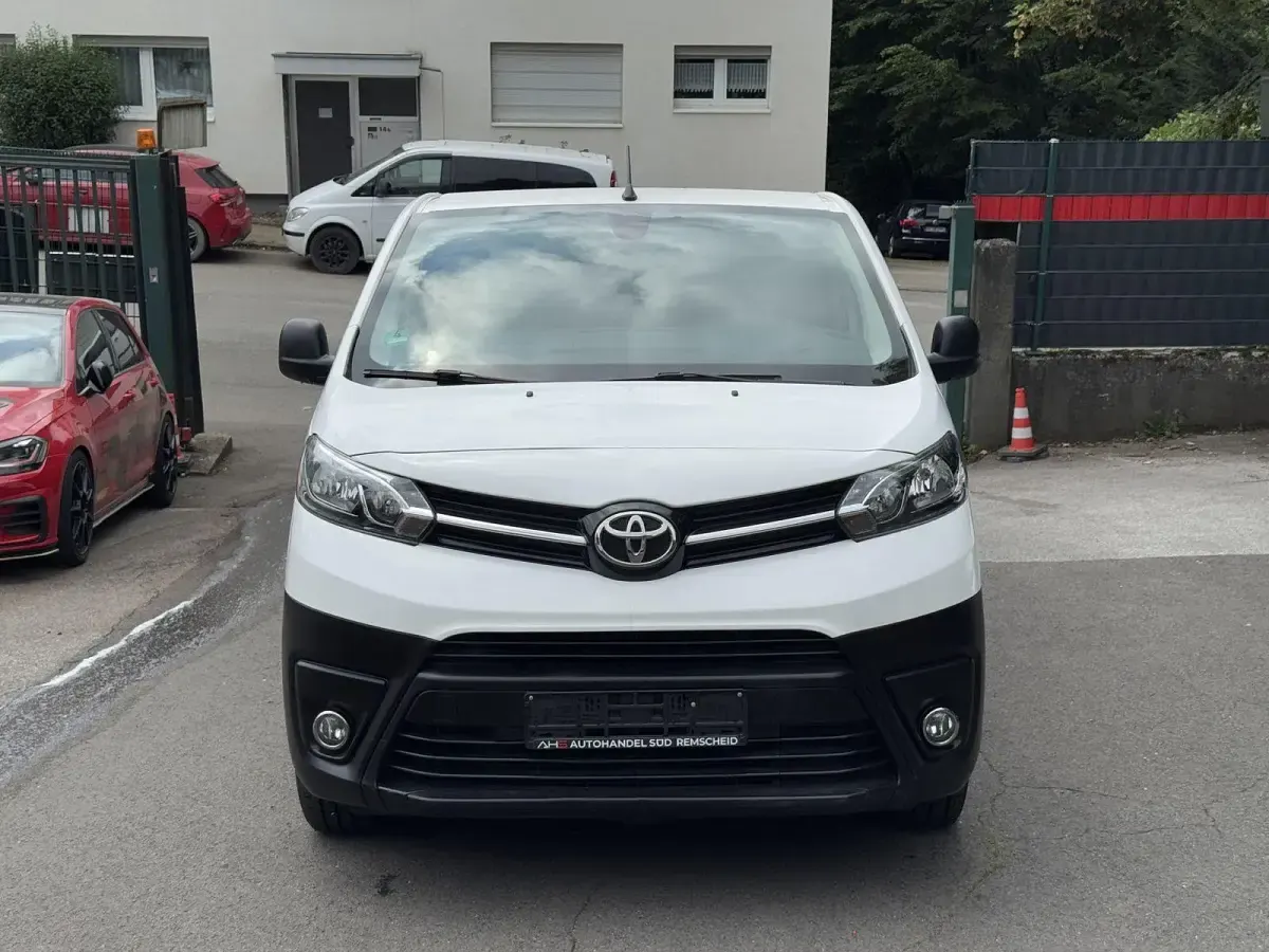 Gebraucht Toyota Proace Verso 100 kW (136 PS) 2021 Weiß Kombi