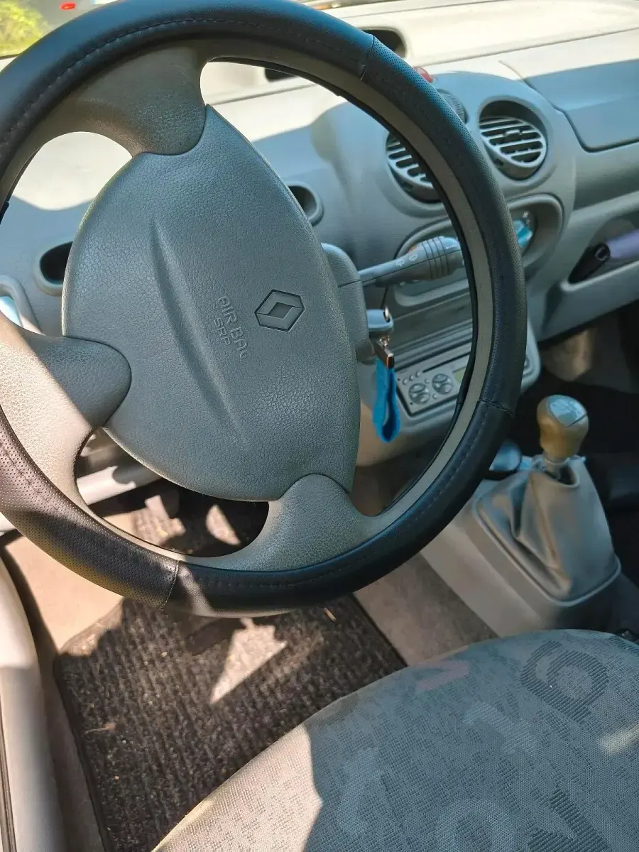Gebraucht Renault Twingo 58 PS (42 kW) 2005 Silber Kleinwagen