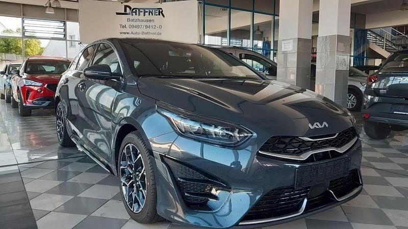 Grau Gebraucht 2023 Kia ProCeed GT-Line Kleinwagen | 28.490 € (Fairer Preis) - Bild 1/4