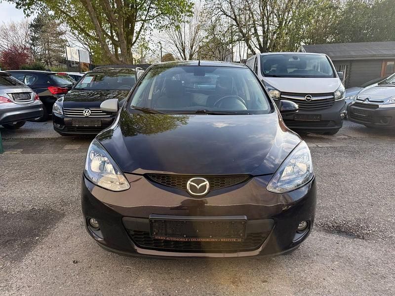 Gebraucht Mazda 2 Independence 86 PS (63 kW) 2009 Braun Kleinwagen