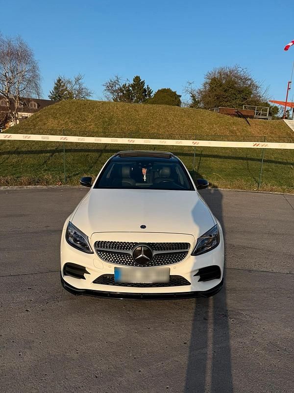 Gebraucht Mercedes C400 333 PS (244 kW) 2019 Weiß Limousine