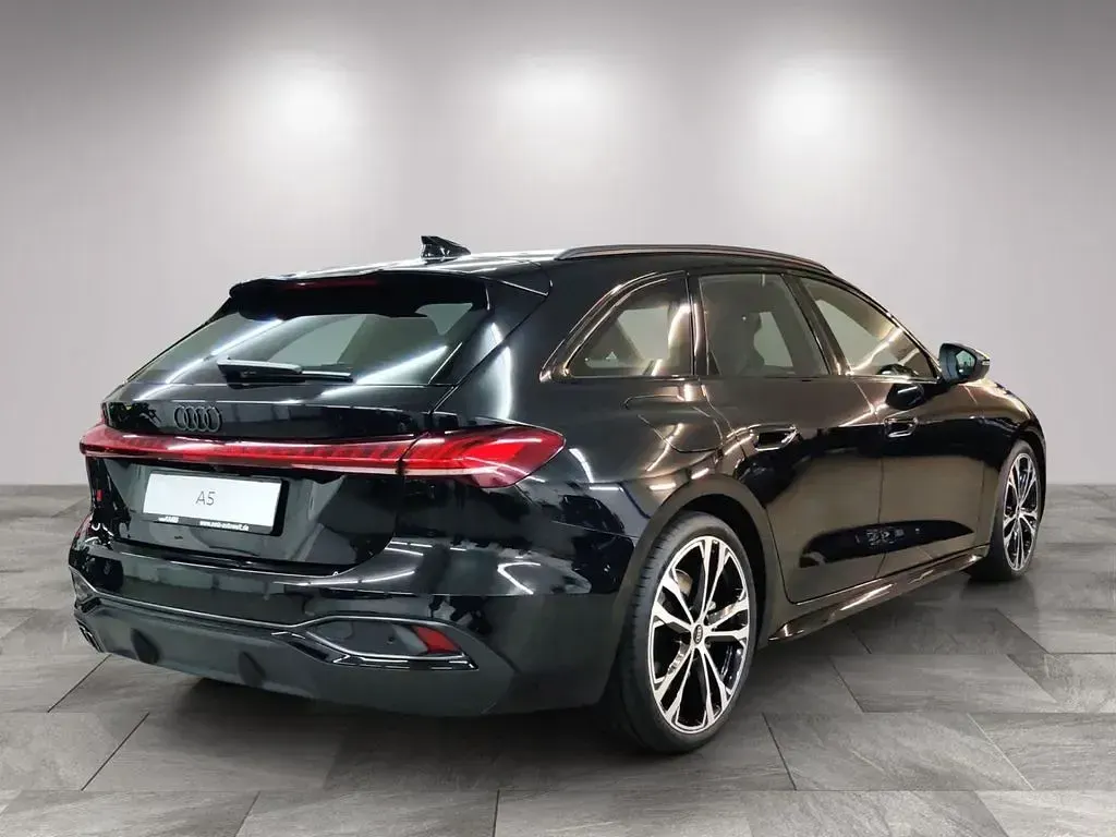 Gebraucht Audi A5 Ambiente 204 PS (150 kW) 2024 Mythosschwarz metallic Coupé