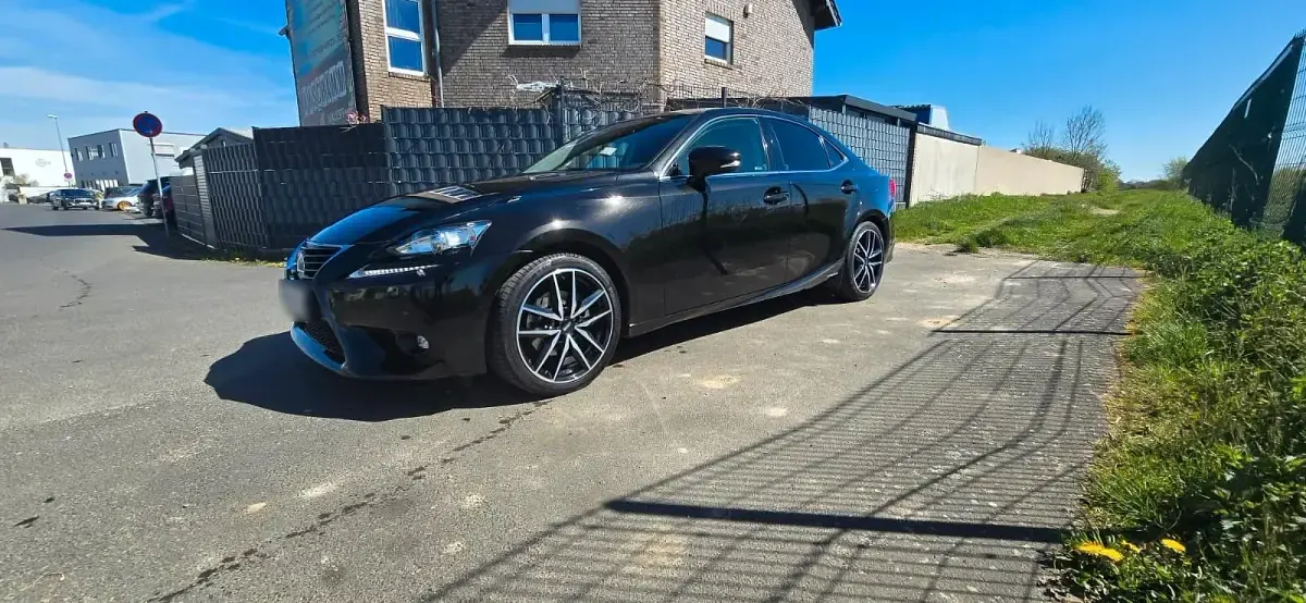 Gebraucht Lexus IS300h 223 PS (164 kW) 2016 Schwarz Limousine