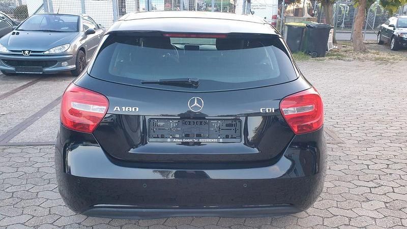 Gebraucht Mercedes A180 109 PS (80 kW) 2013 Schwarz Limousine