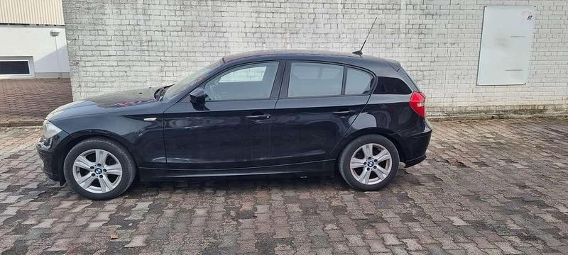 Gebraucht BMW 116 122 PS (89 kW) 2010 Black sapphire metallic Kleinwagen