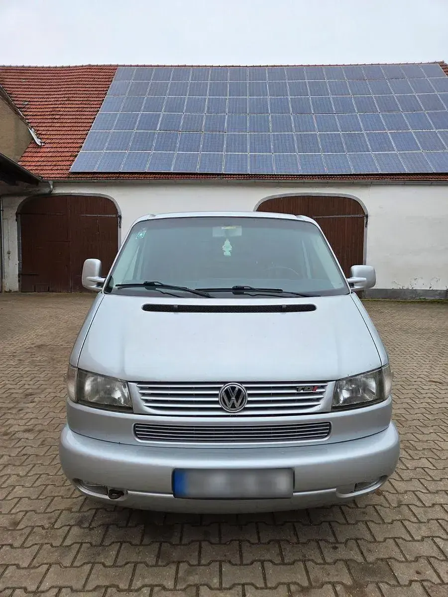 Gebraucht VW Caravelle 151 PS (111 kW) 2001 Silber Van / Kleinbus