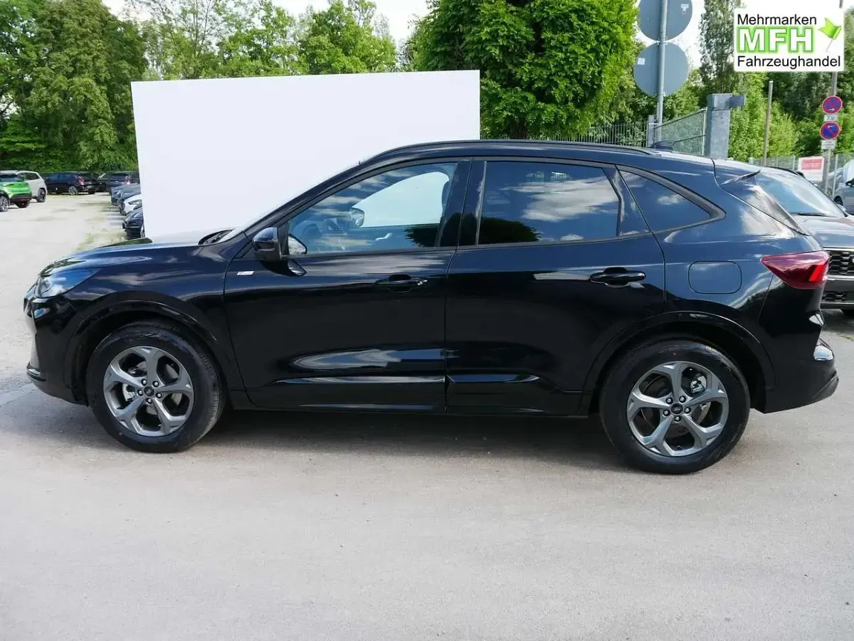 Neu Ford Kuga ST-Line 186 PS (136 kW) 2026 Agate black SUV
