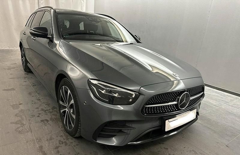 Gebraucht Mercedes E300 AMG 194 PS (142 kW) 2022 Grau Kombi