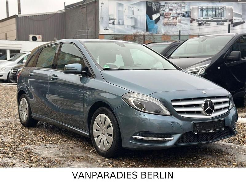 Gebraucht Mercedes B200 156 PS (114 kW) 2012 Grau Van / Kleinbus