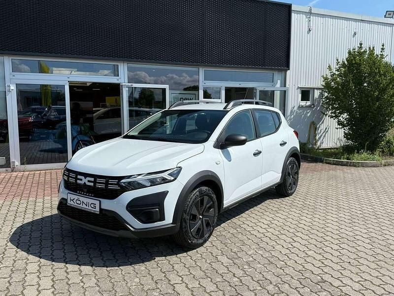 Weiß Gebraucht 2025 Dacia Sandero Essentiel Kleinwagen | 16.799 € (Superpreis) - Bild 1/4