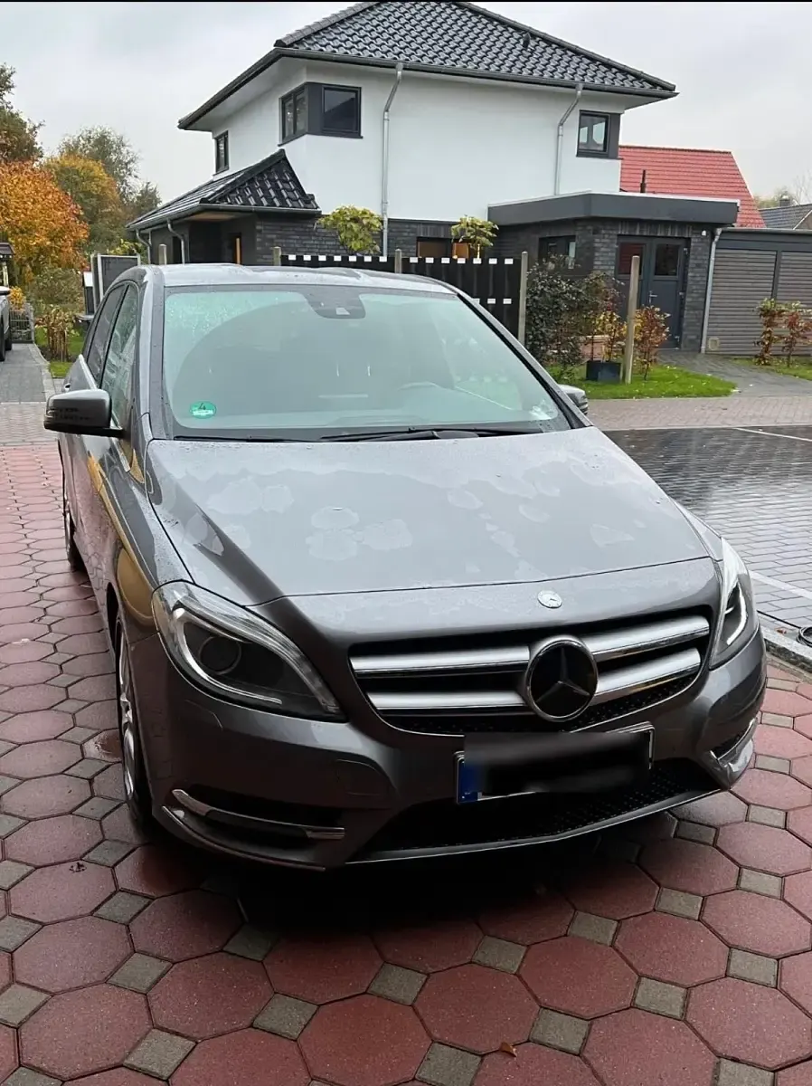 Gebraucht Mercedes B200 136 PS (100 kW) 2014 Grau Kleinwagen