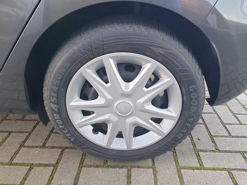 Gebraucht Ford Fiesta Cool & Connect 95 PS (69 kW) 2020 Grau Limousine