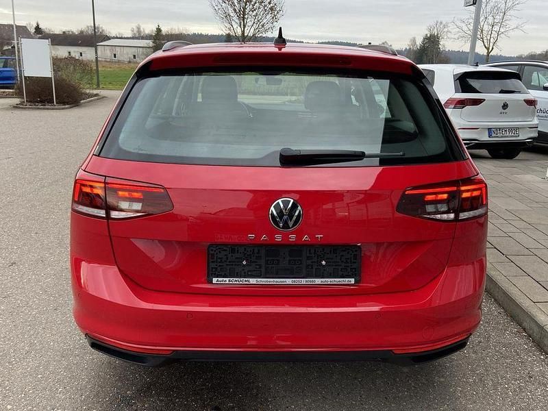 Gebraucht VW Passat Business 122 PS (89 kW) 2023 Rot Kombi