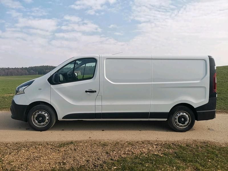 Gebraucht Renault Trafic 121 PS (88 kW) 2019 Weiß Van / Kleinbus