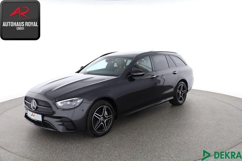 Grau (metallic) Gebraucht 2023 Mercedes E300 AMG Kombi | 43.880 € (Guter Preis) - Bild 1/4
