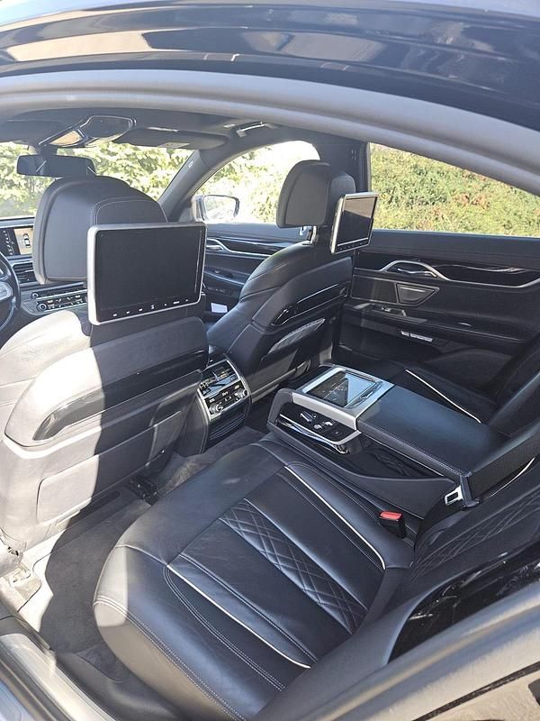Gebraucht BMW 730 265 PS (194 kW) 2016 Schwarz Limousine