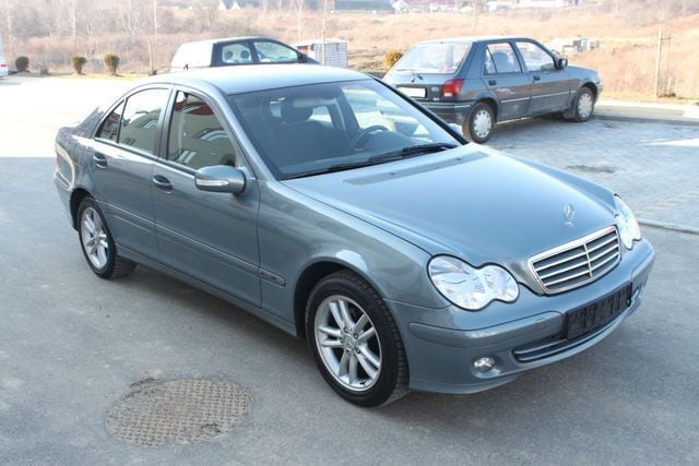 Gebraucht Mercedes C180 143 PS (105 kW) 2005 Silber Kombi