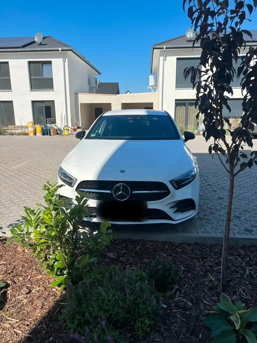 Gebraucht Mercedes A250 300 PS (220 kW) 2021 Weiß Kleinwagen