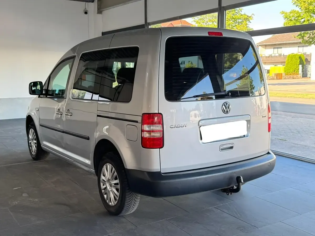 Gebraucht VW Caddy Life 105 PS (77 kW) 2012 Silber Van / Kleinbus