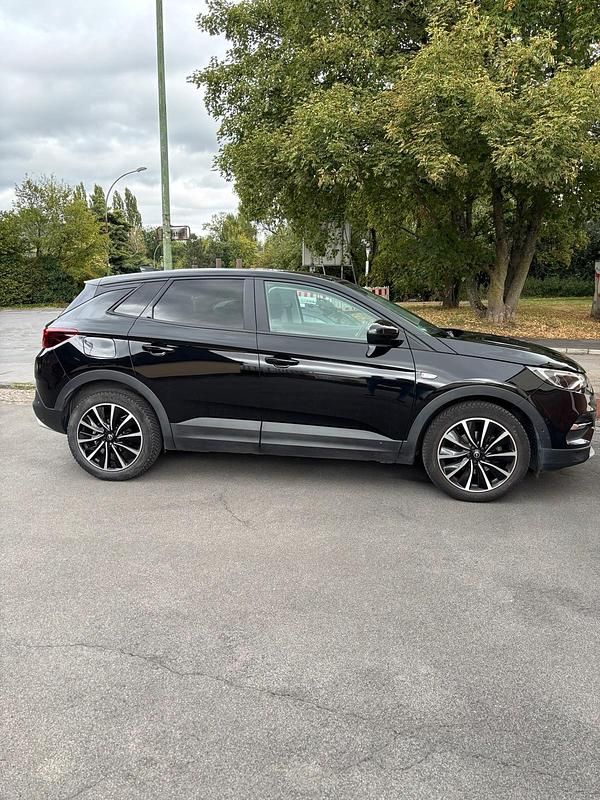 Schwarz Gebraucht 2021 Opel Grandland X Ultimate SUV | 17.900 € (Guter Preis) - Bild 1/4
