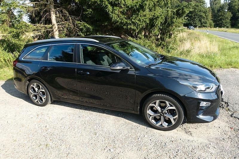 Schwarz Gebraucht 2019 Kia Ceed Sportswagon Spirit Kombi | 11.850 € (Guter Preis) - Bild 1/4