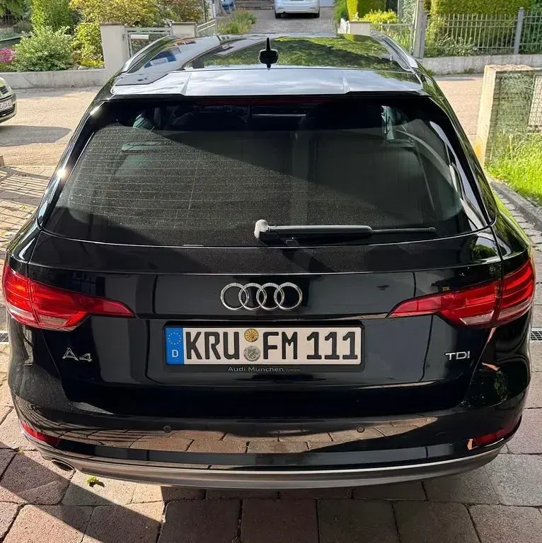 Gebraucht Audi A4 Sport 150 PS (110 kW) 2017 Schwarz Kombi