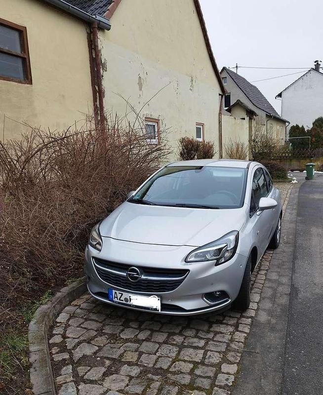 Grau Gebraucht 2017 Opel Corsa Innovation Kleinwagen | 9.500 € (Etwas zu teuer) - Bild 1/4