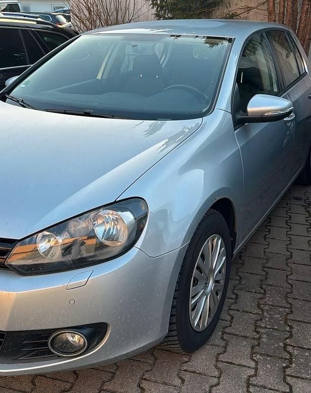 Gebraucht VW Golf VII 105 PS (77 kW) 2012 Silber Limousine