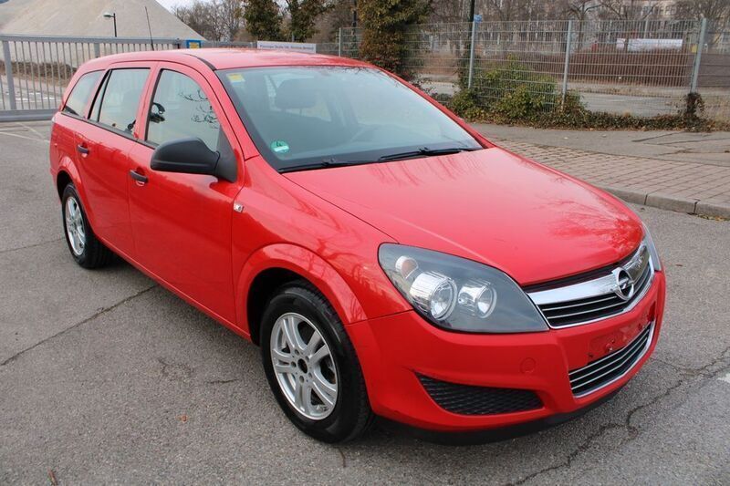 Rot Gebraucht 2010 Opel Astra Selection Limousine | 3.800 € (Guter Preis) - Bild 1/4