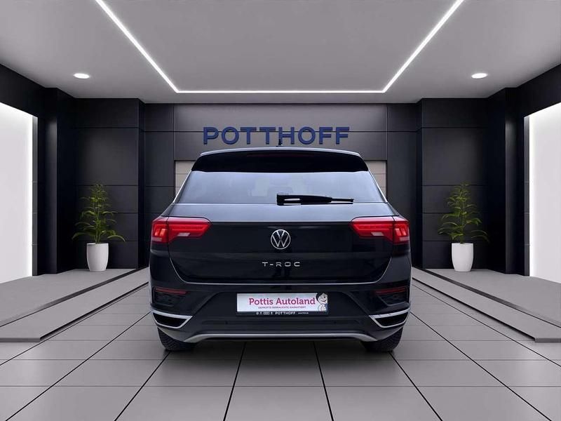 Gebraucht VW T-Roc Active 150 PS (110 kW) 2021 Deep black perleffekt SUV