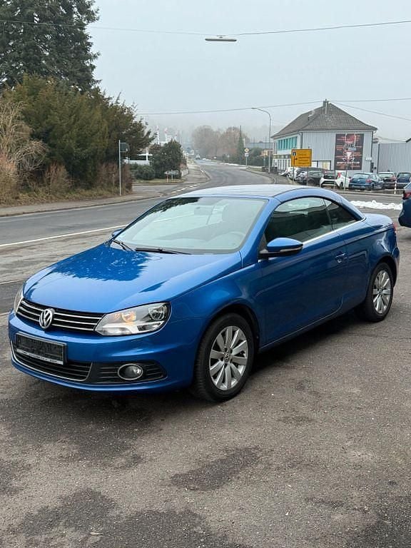 Gebraucht VW Eos 122 PS (89 kW) 2013 Blau Cabrio