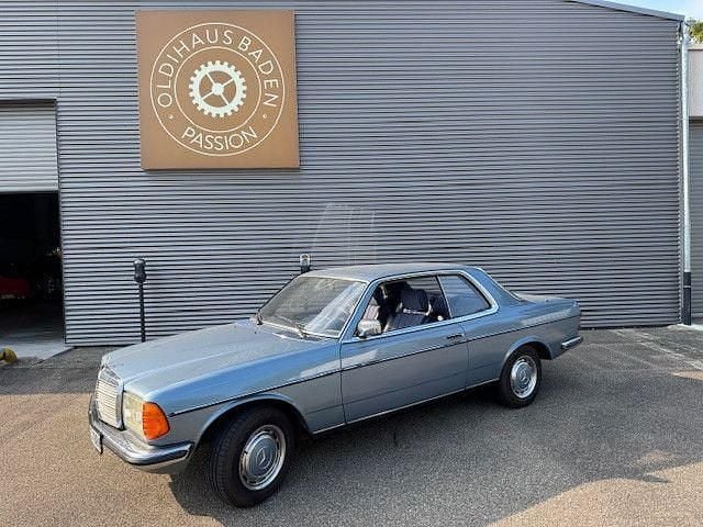 Gebraucht Mercedes 280 177 PS (130 kW) 1977 Blau Coupé