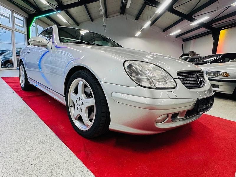 Gebraucht Mercedes SLK320 218 PS (160 kW) 2001 Silber Cabrio