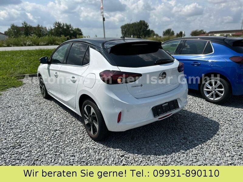 Używany Opel Corsa-e Elegance 100 kW (136 KM) 2022 Biały Hatchback
