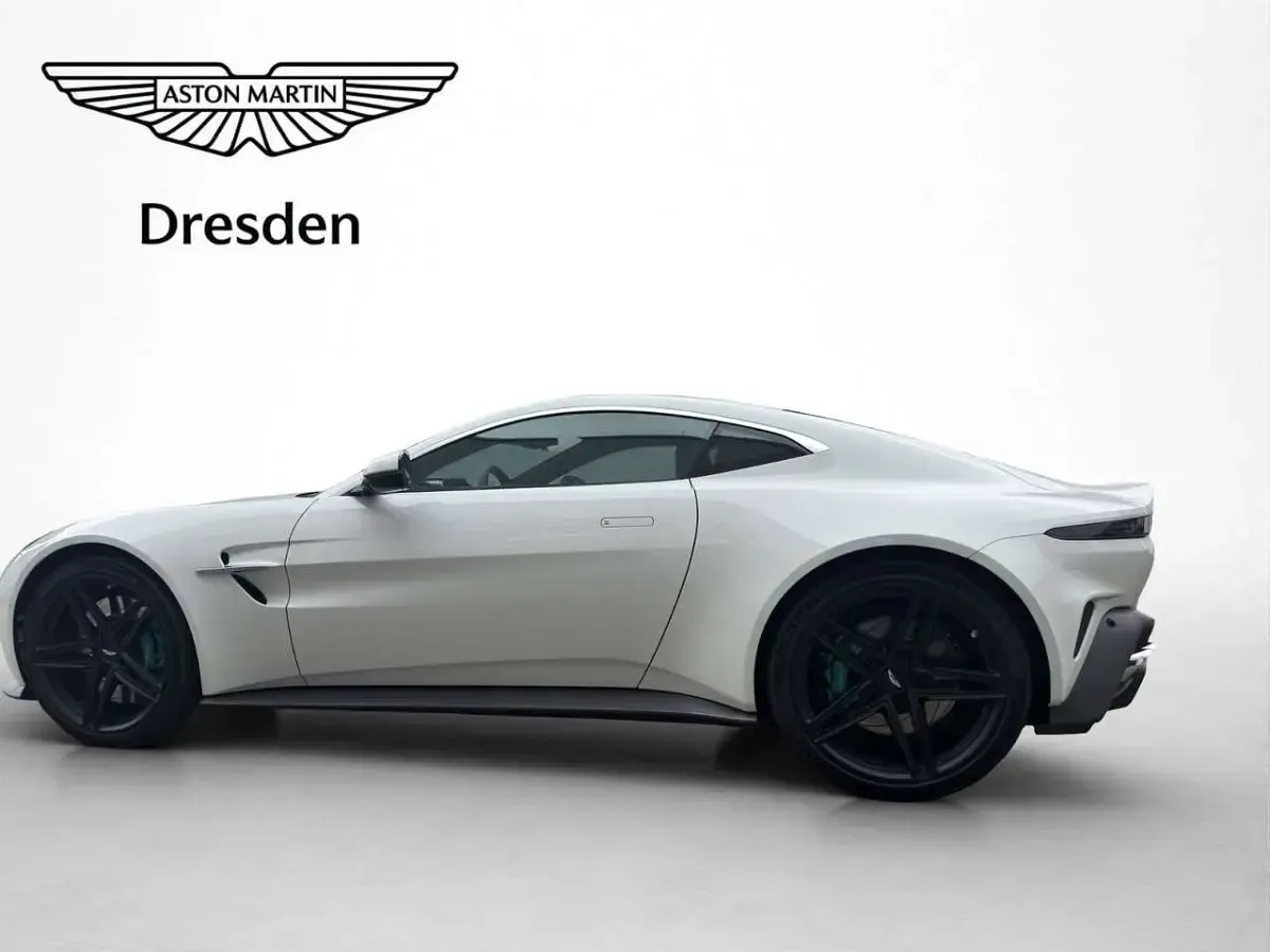 Gebraucht Aston Martin V8 665 PS (489 kW) 2026 Lunar white Coupé