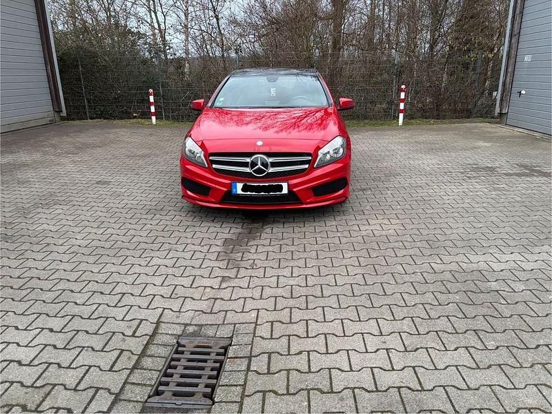 Gebraucht Mercedes A200 AMG line 136 PS (100 kW) 2012 Rot Limousine