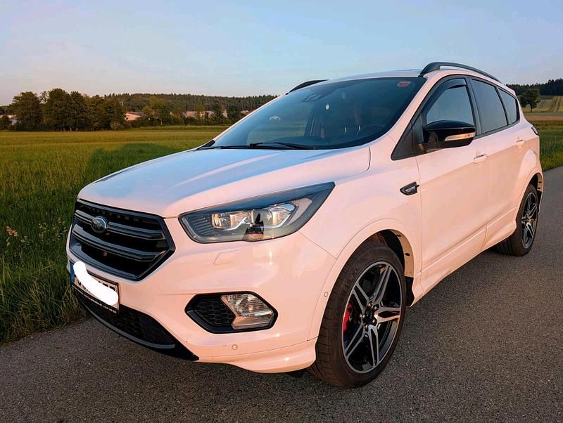 Weiß Gebraucht 2019 Ford Kuga SUV | 18.499 € - Bild 1/4