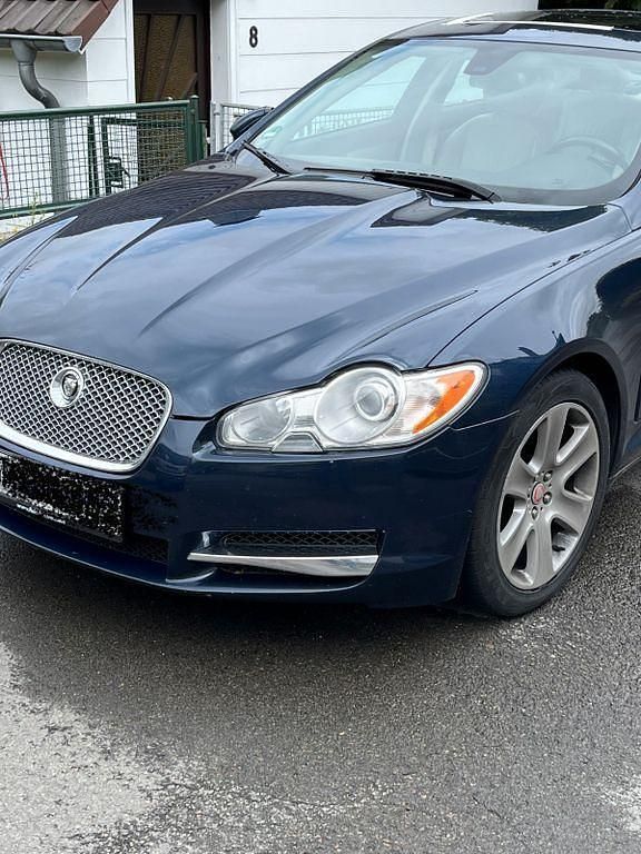 Blau Gebraucht 2011 Jaguar XF Premium Luxury Limousine | 7.990 € (Fairer Preis) - Bild 1/4