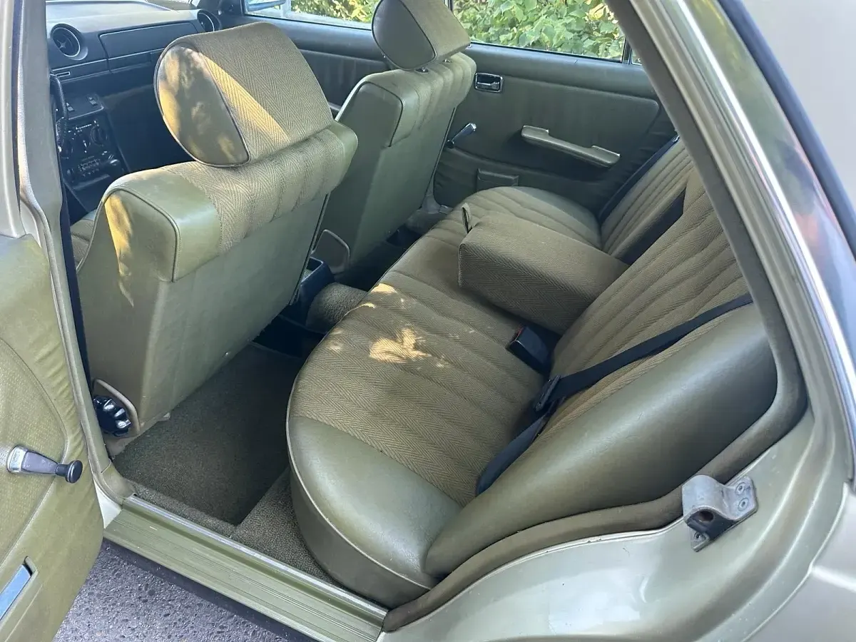 Gebraucht Mercedes 230 136 PS (100 kW) 1981 Grün Limousine
