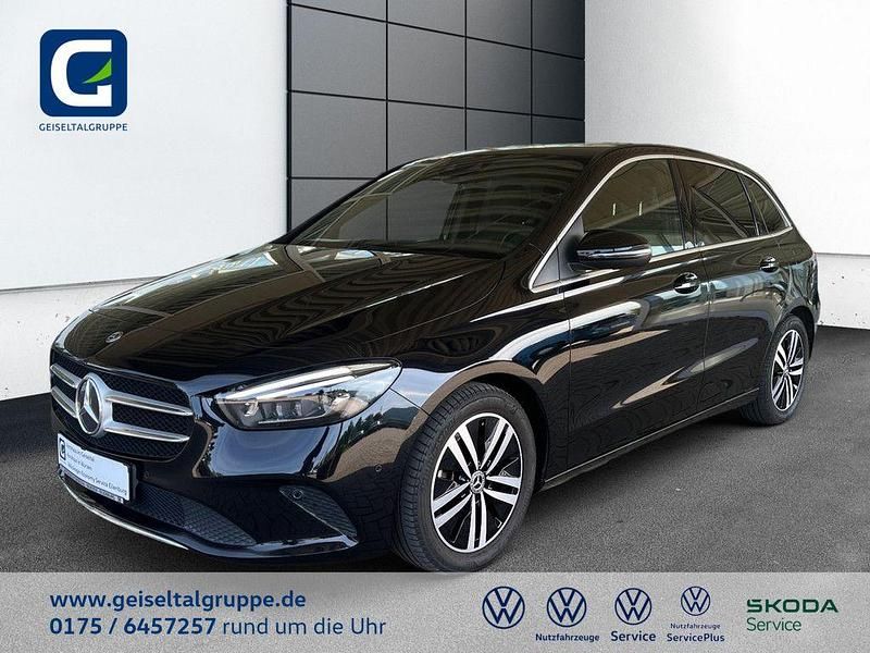 Schwarz Gebraucht 2019 Mercedes B200 Van / Kleinbus | 20.930 € (Guter Preis) - Bild 1/4