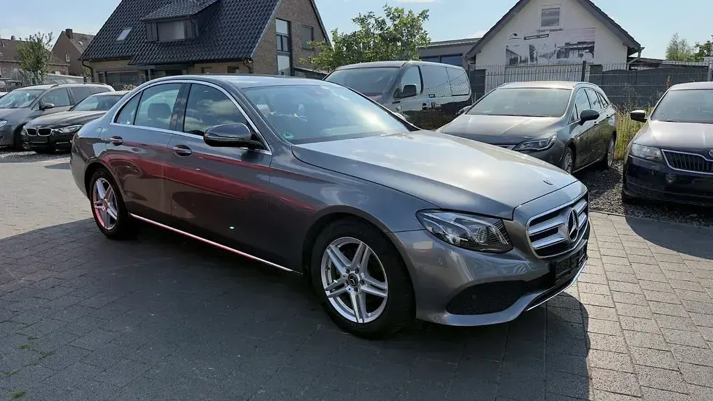 Gebraucht Mercedes E200 Avantgarde 184 PS (135 kW) 2017 Grau Limousine