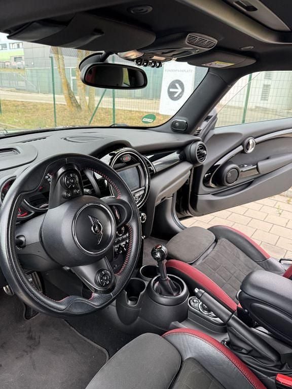 Gebraucht Mini John Cooper Works 231 PS (169 kW) 2018 Schwarz Kleinwagen