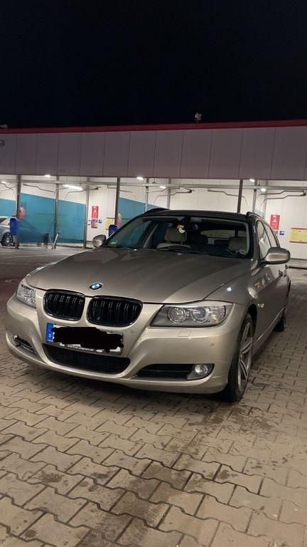 Gebraucht BMW 320 184 PS (135 kW) 2011 Beige Kombi