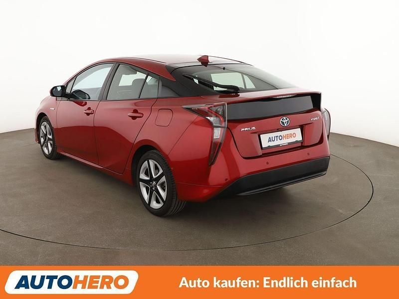 Gebraucht Toyota Prius Executive 122 PS (89 kW) 2017 Rot Limousine