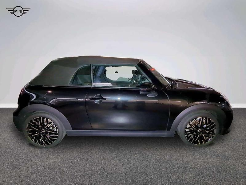Gebraucht Mini Cooper Cabriolet Favoured 163 PS (119 kW) 2024 Schwarz Cabrio