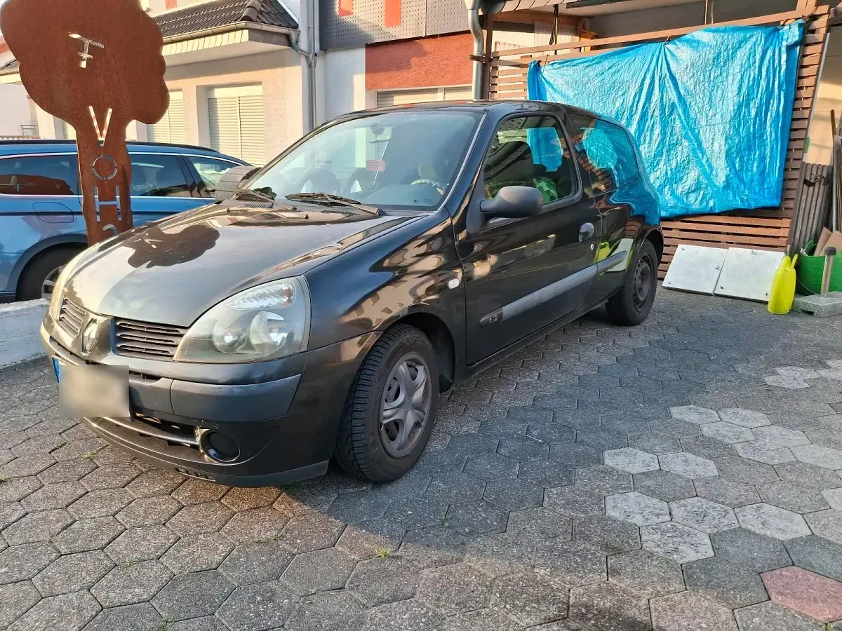 Gebraucht Renault Clio II 75 PS (55 kW) 2004 Schwarz Kleinwagen