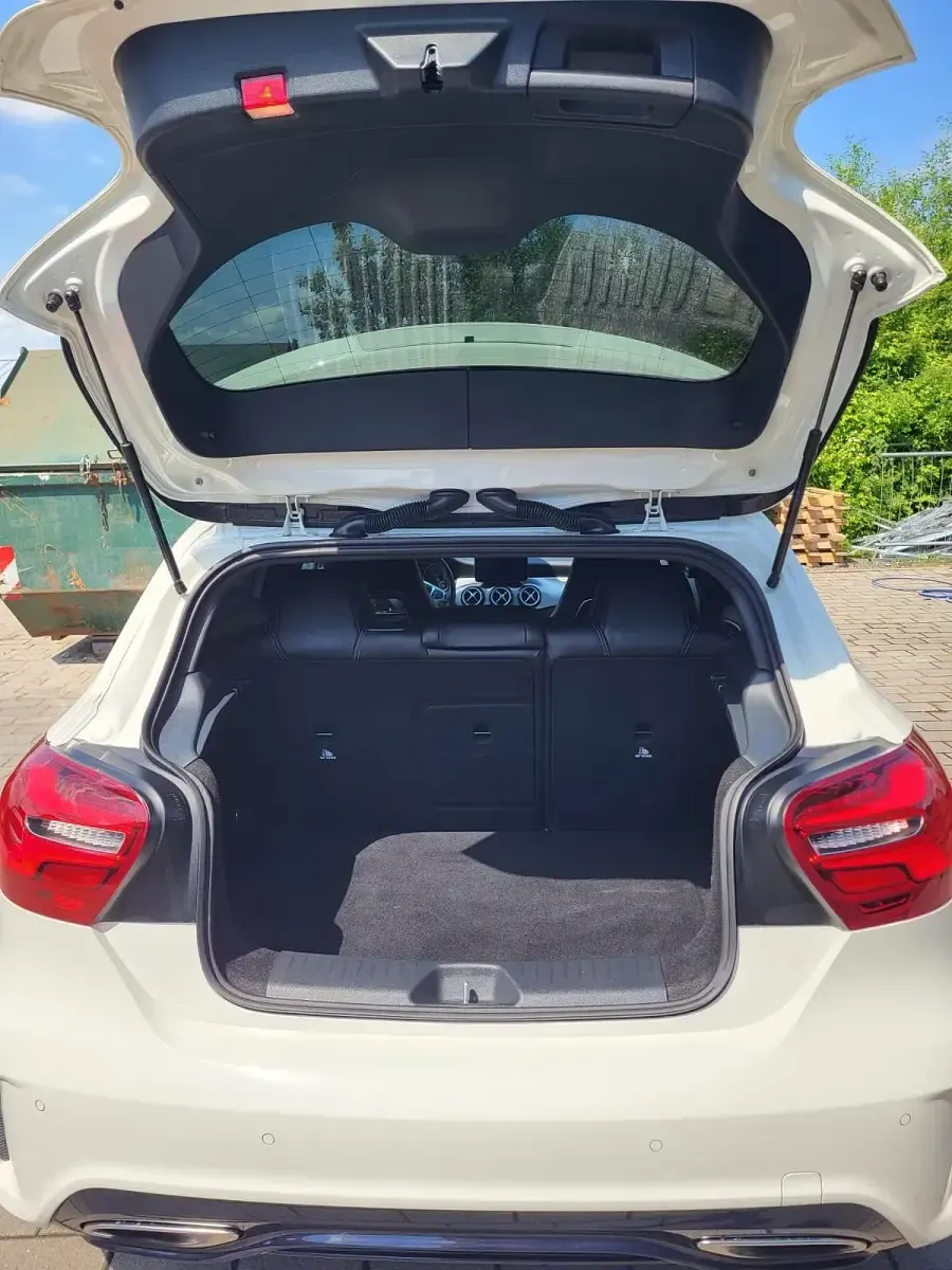 Gebraucht Mercedes A180 122 PS (89 kW) 2018 Weiß Kleinwagen